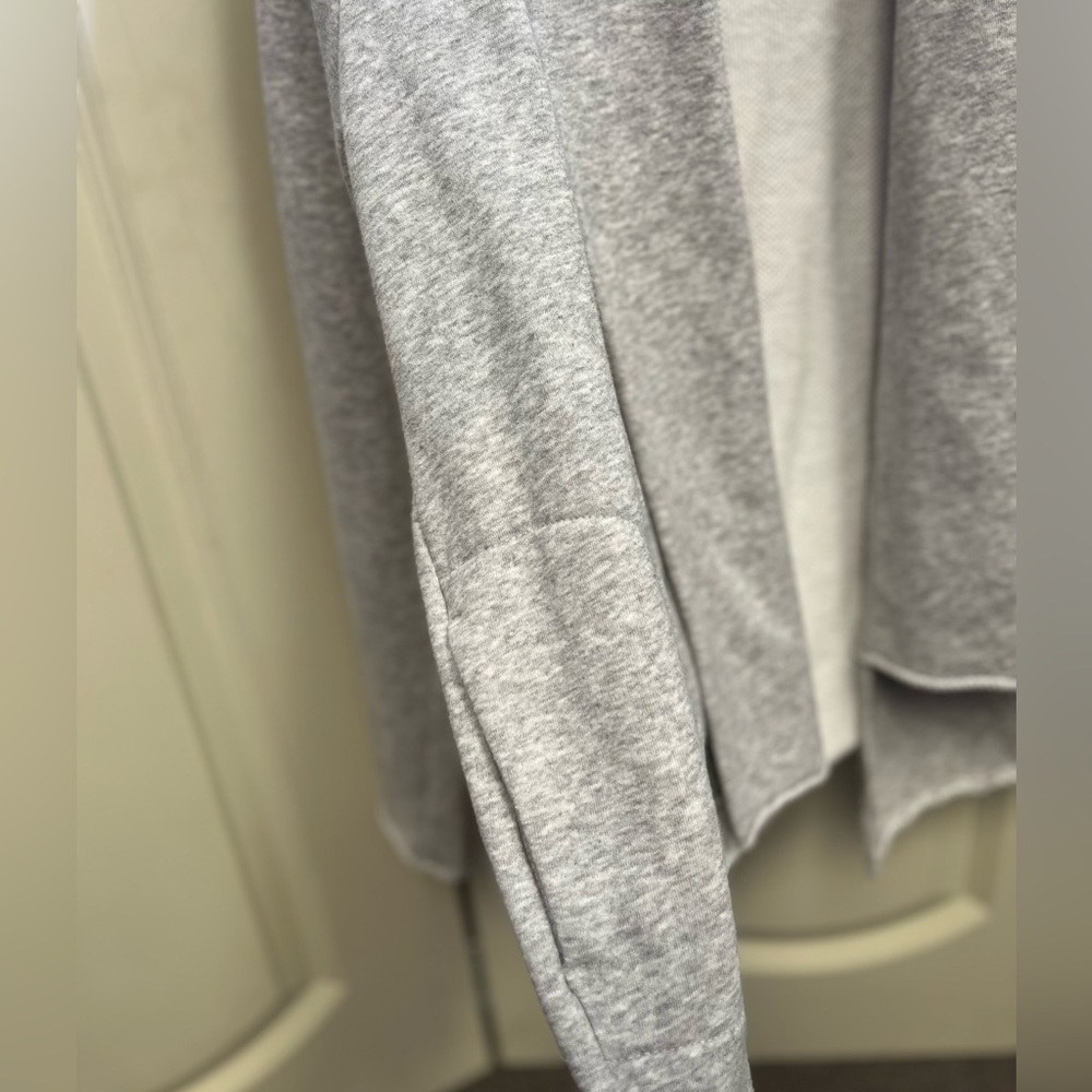 0124-28 ATHLETA heather grey cardigan, XS - Picture 2 of 3